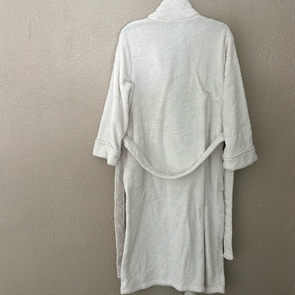 Women’s Natori Plush Soft Robe, Medium, White